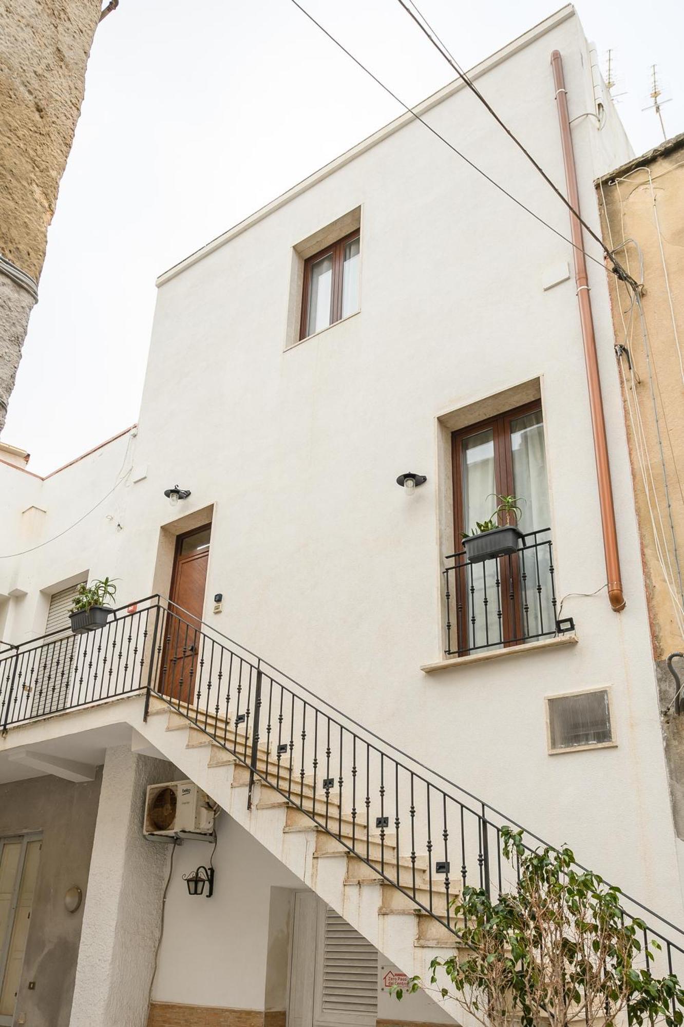 Il Cortile Degli Artisti Bed & Breakfast Marsala Bagian luar foto